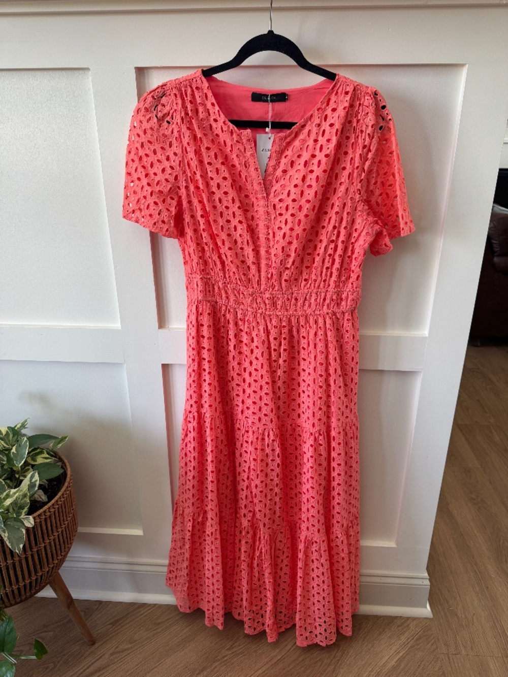 ZESICA Coral Eyelet Lace Tiered Maxi Dress Size L NWT